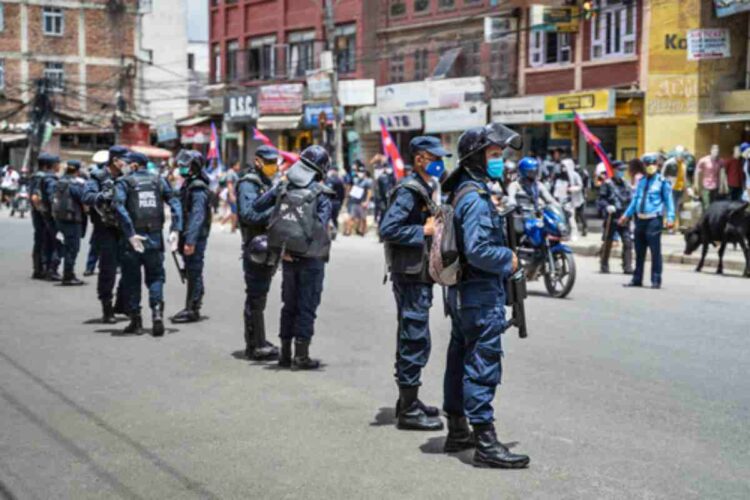 Proteste in Nepal ministro delle Finanze