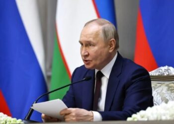 Putin annuncia la produzioni di centrali nucleari in serie in Russia