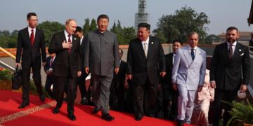 Putin e Kim Jong-un insieme a Xi Jinping