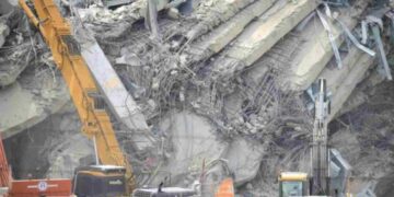 Ricerca dei sopravvissuti al terremoto in Afghanistan