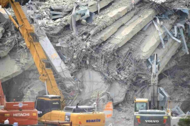 Ricerca dei sopravvissuti al terremoto in Afghanistan