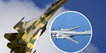 Russian_Air_Force_Sukhoi_Su-35_Belyakov&Russian_Bear_'H'_Aircraft@wikipedia