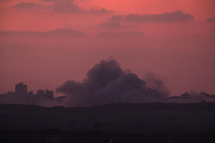 Smoke rises as a result of an Israeli airstrike on the outskirts of Gaza City@ANSA