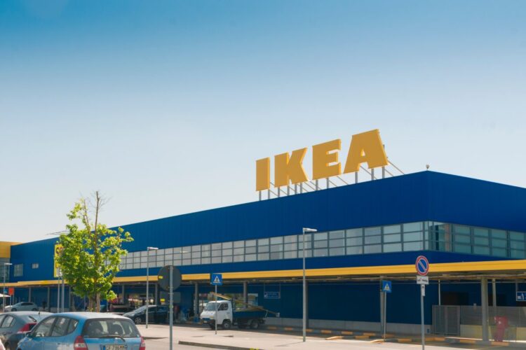 Tragico incidente nel parcheggio dell'Ikea di Pisa