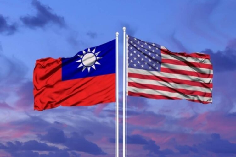 Trump blocca gli aiuti militari degli USA a Taiwan