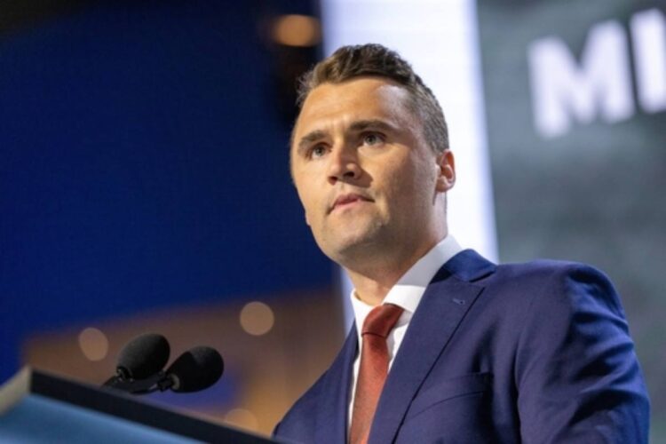 Un primo piano di Charlie Kirk