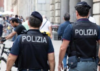 Uomo accoltellato a Milano