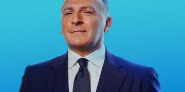 Un primo piano di Antonio Garofalo, rettore dell'Università Parthenope