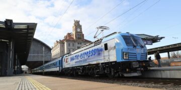 Se visiti l’Europa in aereo, stai commettendo un errore enorme: ecco perché