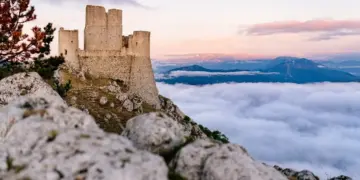 Il castello più alto d’Italia si trova in Abruzzo: da Rocca Calascio la vista è da sogno!