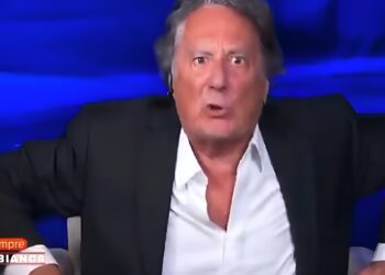 «Fascista? Ti prendo a pugni!» Enzo Iacchetti esplode in diretta e fa tremare È sempre Cartabianca – IL VIDEO