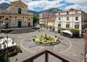 Cava de’ Tirreni non è solo un borgo: è il gioiello architettonico che racconta mille anni di storia