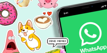 WhatsApp, arriva la funzione che tutti aspettavano: ora puoi salvare gli sticker senza inviarli