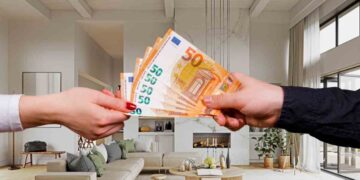 L’avvertimento della BCE a tutti gli italiani: “Tenete una scorta di contanti in casa”. Ecco perché