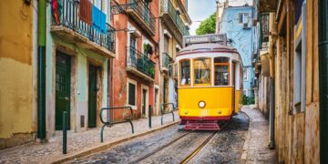 Il lusso non è il prezzo, è il tempismo: perché prenotare ORA in queste 3 destinazioni è la mossa più intelligente del 2025