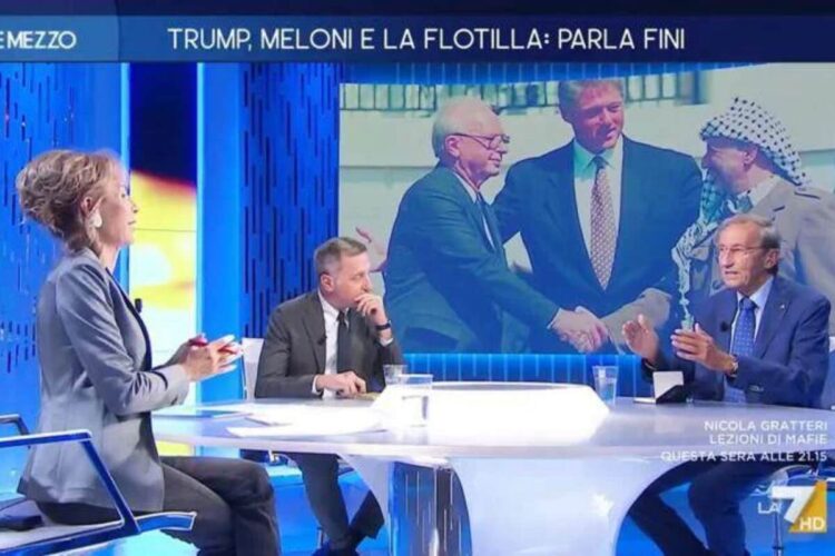 Lilli Gruber e Gianfranco Fini a 'Otto e Mezzo' su La7