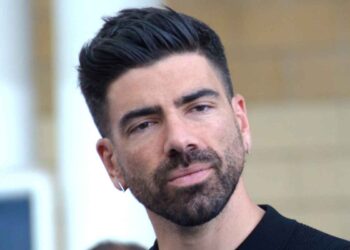 Un primo piano di Gianluca Gazzoli