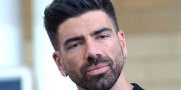 Un primo piano di Gianluca Gazzoli