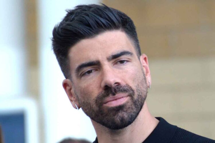 Un primo piano di Gianluca Gazzoli