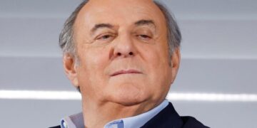 Un primo piano di Gerry Scotti