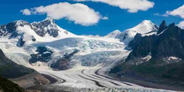 Ghiacciai alpini su delle montagne