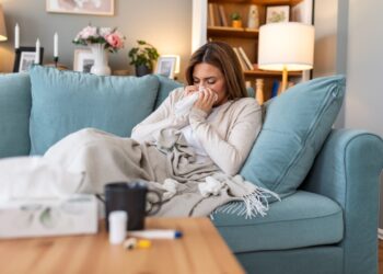 Influenza milioni di italiani malati: il nuovo virus spaventa i medici, ecco i sintomi che non devi ignorare