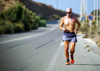 Il segreto dei maratoneti per arrivare al traguardo senza dolori: non è riposo, è Jeffing