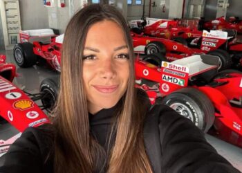 Un primo piano di Laura Villars