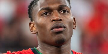 Un primo piano di Rafael Leao