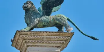 Scoperta shock: il Leone di San Marco era in realtà un mostro funerario cinese