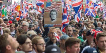Il corteo a Londra per Charlie Kirk