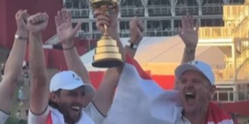 Il team Europa festeggia la vittoria della Ryder Cup sbeffeggiando Trump