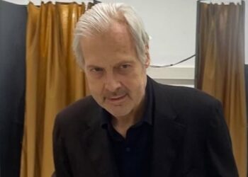 VIttorio Sgarbi dopo aver votato alle elezioni regionali nelle Marche