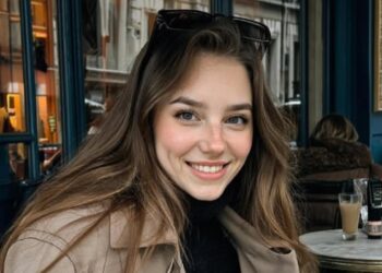 Un primo piano di Tilly Norwood