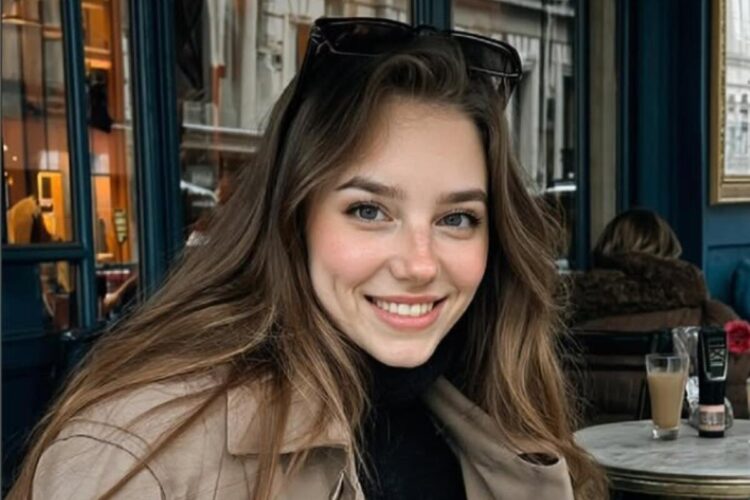 Un primo piano di Tilly Norwood