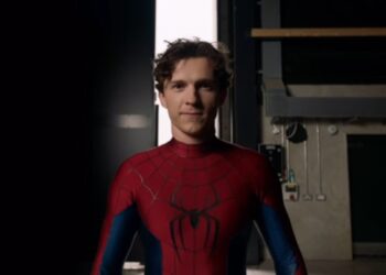 Tom Holland nei panni di Spider Man