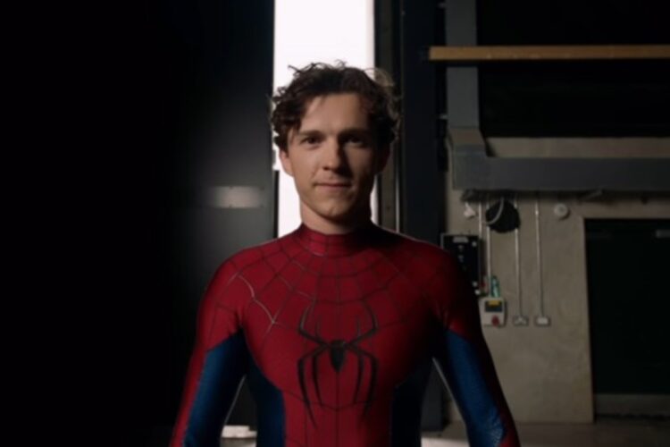 Tom Holland nei panni di Spider Man