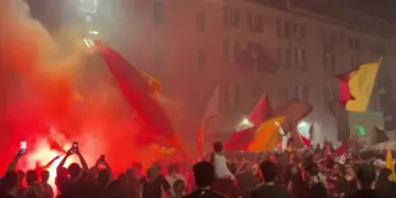 Ultras della Roma a piazza Navona