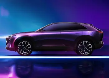 Carrozzeria da guerra, motore elettrico e autonomia record: Mazda EZ-60, tutte le novità