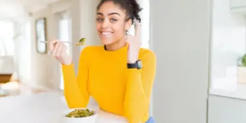 Mangiare con la testa o con il corpo? le regole semplici per ritrovare equilibrio