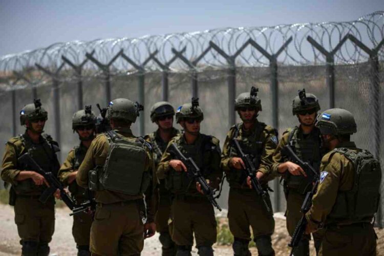 Obiettore di coscienza israeliano rompe l'assedio ed entra a Gaza