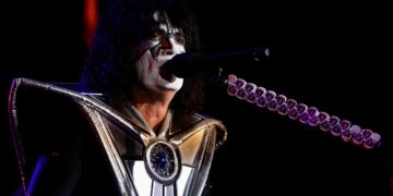 Ace Frehley durante un concerto nel 2022