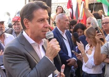 Appello di Conte sulla manovra