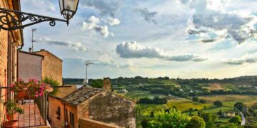 Dove andare subito (spendendo quasi nulla): le mete più insolite per un fine settimana d’autunno