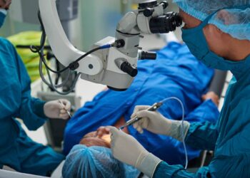 Decine di persone ricoverate a Catania in seguito a un intervento alla cataratta