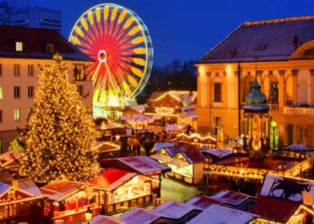 Viaggio invernale tra fiabe e luci: dove si nasconde la capitale europea del Natale
