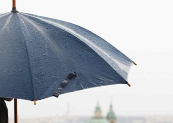 Allerta maltempo sull’Italia: piogge torrenziali e venti di tempesta in arrivo da domenica