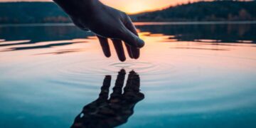 Lago delle Streghe: “specchiati e scoprirai la verità”, la leggenda che rende unico il Lago in Piemonte