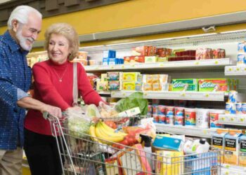 Spesa gratis per gli anziani: l’iniziativa clamorosa che sta facendo impazzire l’Italia (ecco la lista dei supermercati)