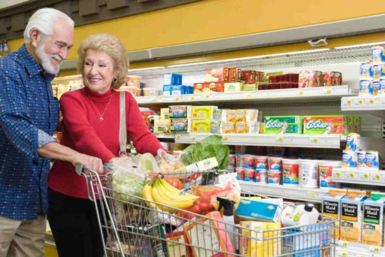 Over 60, il trucco per fare la spesa spendendo pochissimo (e nessuno lo dice) - Alanews